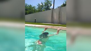 Lato b pazzesco fichetta italiana in piscina