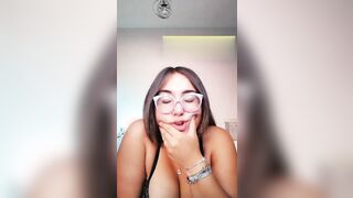 Si io la sborra la ingoio e  mi piace