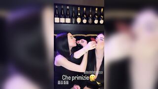 Scampo e gambero con due sorelle molto hot