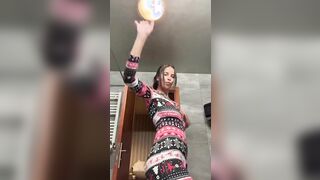 Regina Kinghar twerking