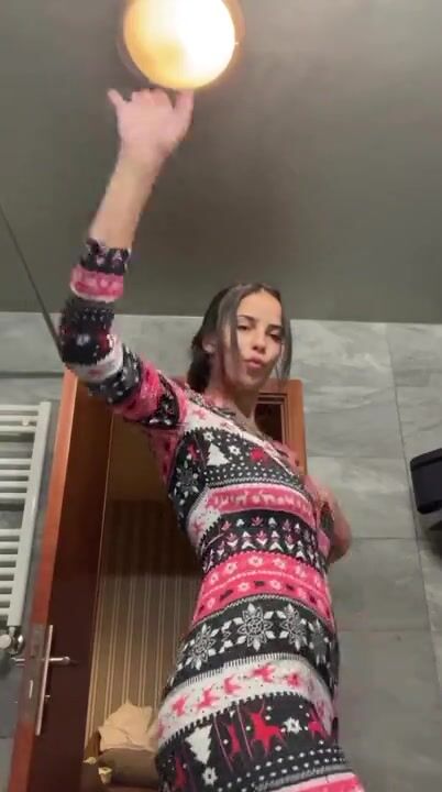 Regina Kinghar twerking
