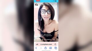 Napoletana mostra il culo in live OF