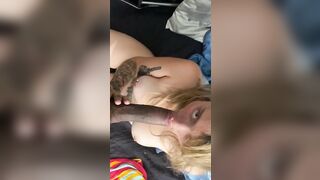 Italiana scopata a pecorina da ragazzo nero ingoia la sborra