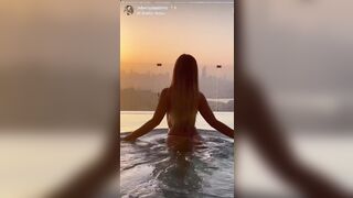 Teen italiana con bel culo in piscina