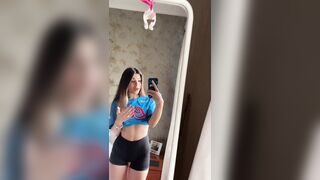 Giovane tifosa napoletana selfie