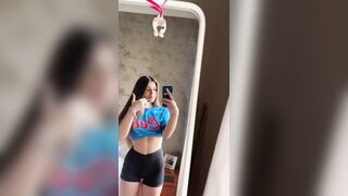 Giovane tifosa napoletana selfie