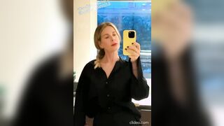 Outfit total black per la divina Alessia Marcuzzi