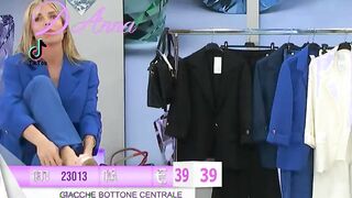 Alla Botto esce una tetta in diretta TV