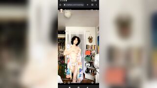 Diretta onlyfans esce le tette