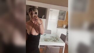 Selfie tette allo specchio bionda italiana