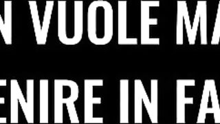 Lo succhio e mi sborra in faccia