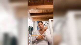 Greta Teen Italiana Mi si vedono i capezzoli