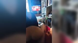 Vuole il culo e me lo scopa senza pietà