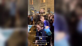 Emy Buono napoletana strip in strada scudetto