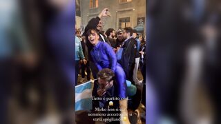 Emy Buono napoletana strip in strada scudetto