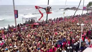 Noemi spompina brasiliano sul balcone