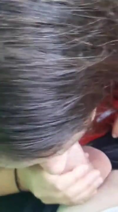 Diciottenne lo succhia al suo ragazzo