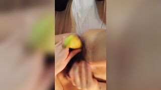 Moglie troia italiana in tacchi si scopa con la banana