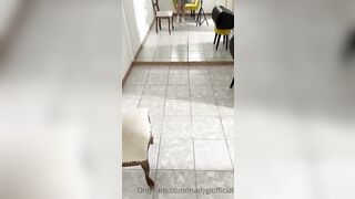 Tettona selfie vedo non vedo Ofans