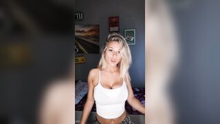 Biondina tettona fica