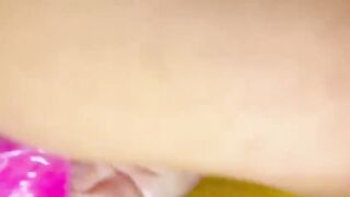 Fammi vedere quanto sei troia - Lesbiche itlaiane si masturbano insieme