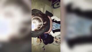 Trio studentessa diciottenne con due amici