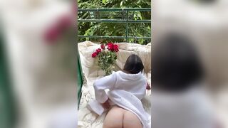 Libro con bel culo in fuori Of