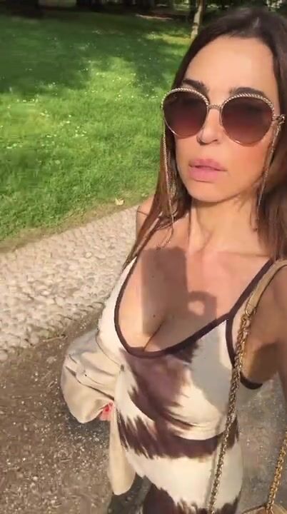 Cecilia che belle tettone