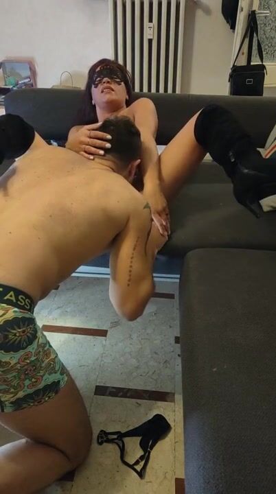 Locco la fica a Milfona sposata molto troia