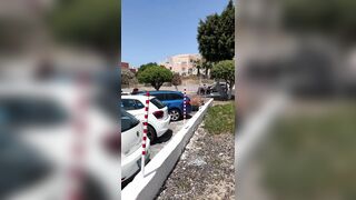 Ragazze italiane esibizioniste culi al vento all'aperto