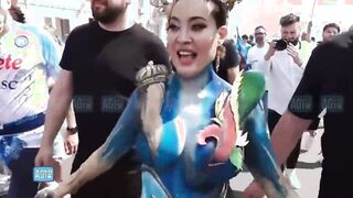 Paola Saulino Festa Scudetto Napoli mantiene la promessa Nuda in strada