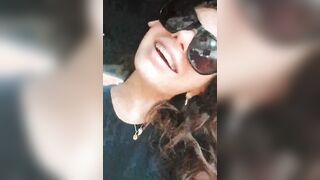 Fidanzata 18 enne tettona le esce in macchina