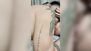 Quasi beccati da mia mamma mentre mi sta leccando la fica