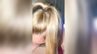 Fidanzata italiana bionda lo succhia al suo ragazzo