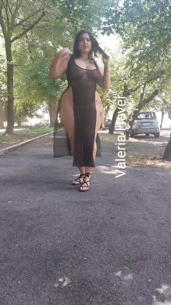Bbw italiana esibizionista in pubblico