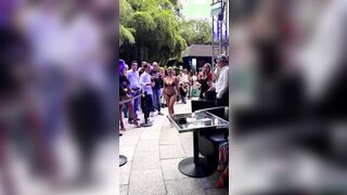 Alessia sfila al concorso di bellezza