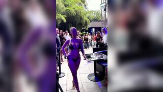 Alessia sfila al concorso di bellezza