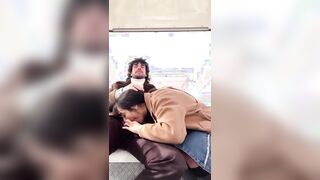 Pompino moglie italiana rischioso all'aperto