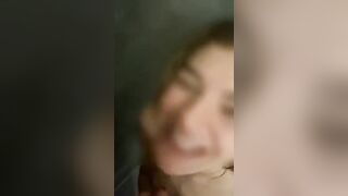 Pompino e pisciata sulle tette fidanzata italiana bionda