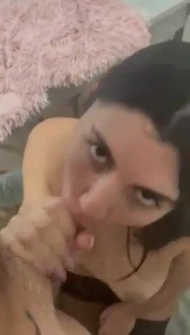Giovane fidanzata italiana Ditalino e sesso in autoreggenti