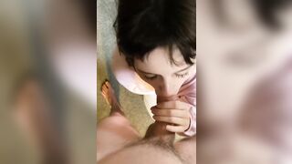 Pompino 18 enne troia sborrata in faccia