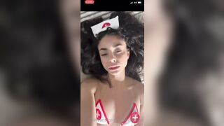 Ragazza italiana onlyfans si masturba col dildo