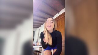 Bionda teen con bel culo