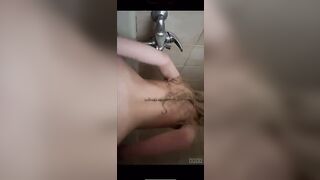 Una rinfrescatina alla fica - Teen italiana