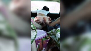 Ti scopo come una puttana in macchina come ti ho promesso