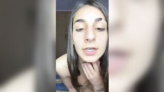 Prerisco il cazzo che la sborra - Teen italiana troia