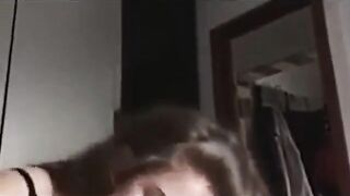 Pompino teen sborrata in faccia