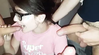 Tre cazzi per teen italiana per farla godere