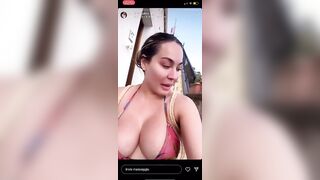 Paola Saulino Napoletana tettona in bikini