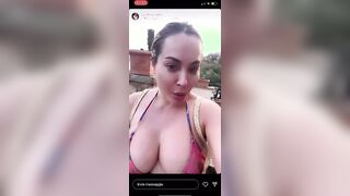 Paola Saulino Napoletana tettona in bikini